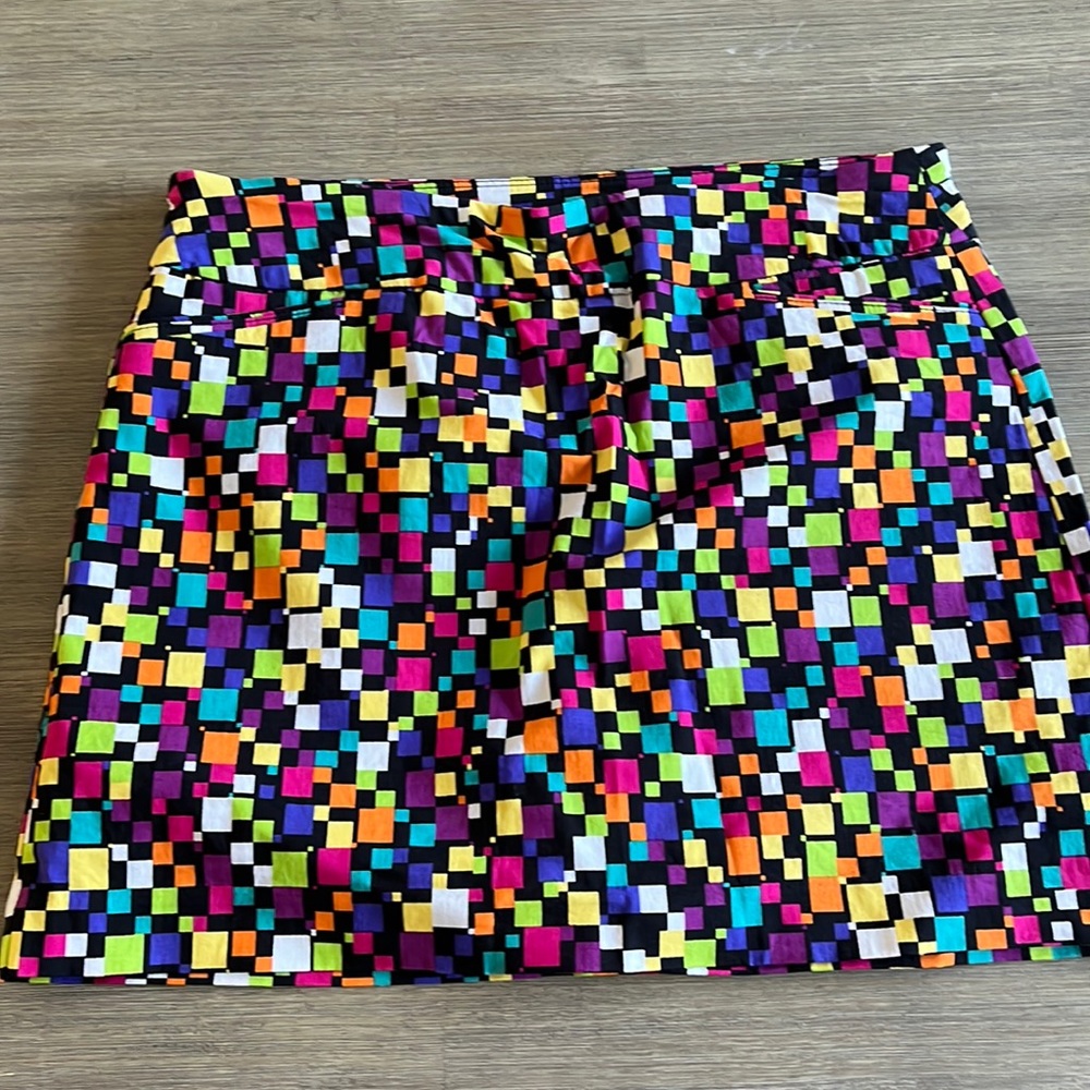 ATTYRE PULL ON ATHLETIC STRETCH BRIGHT COLOR SQUARES SIZE: 10 TWO POCKET SKORT